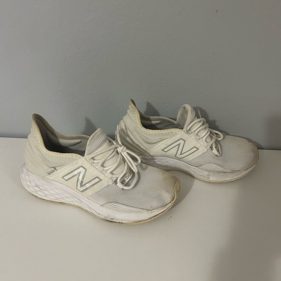 Women’s new balance shoes - Picture 1 of 4